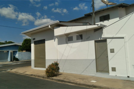 Casa à Venda no bairro Jacobucci!