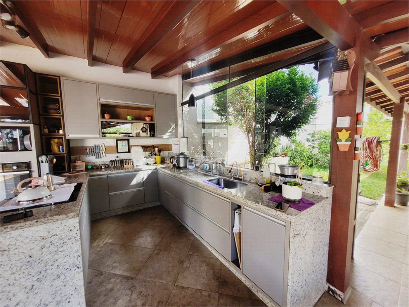 Casa à venda com 4 quartos, sendo 3 suítes,  no condomínio Acmti - Colinas do Mosteiro, Terras de Itaici e Recanto dos Pássaros, Indaiatuba - SP