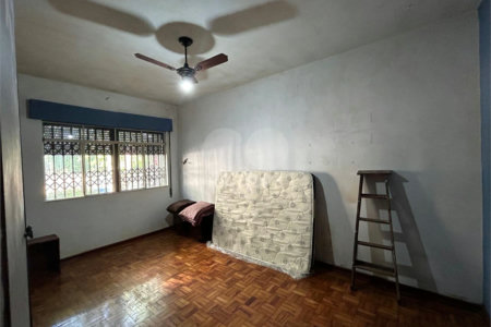 Casa à venda com 5 quartos, sendo 2 suítes, em Alto da Boa Vista, São Paulo, SP
