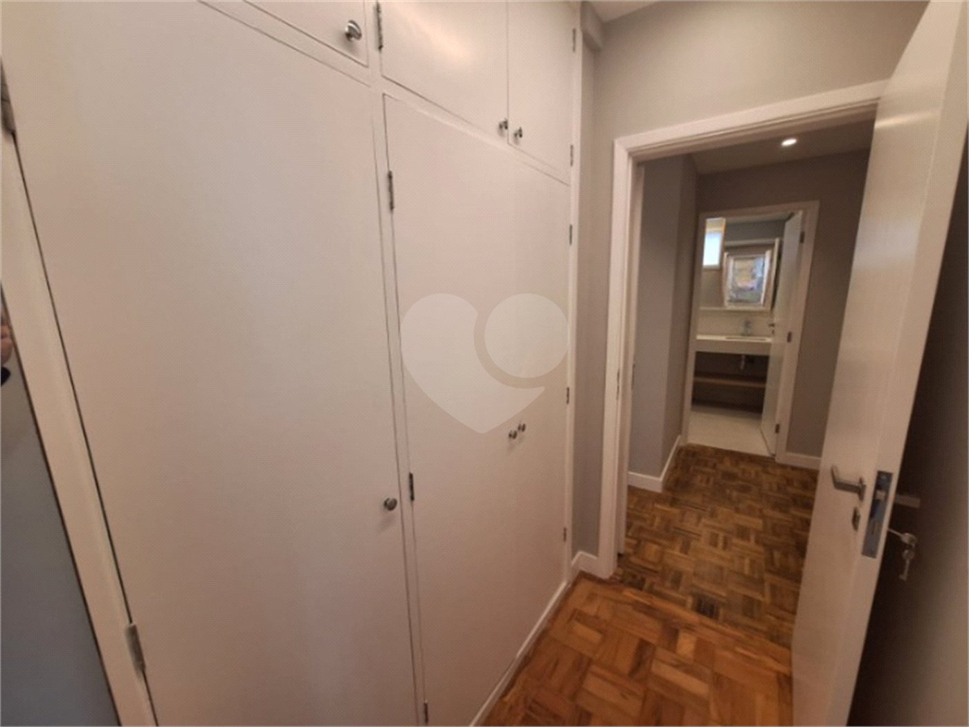 Apartamento à venda com 3 quartos, sendo 1 suíte, em Itaim Bibi, São Paulo, SP