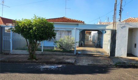 Casa à venda com 4 quartos, sendo 1 suíte,  no Centro, Araraquara, SP