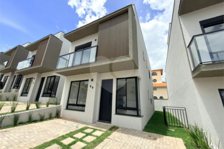Casa à venda ou para alugar com 3 suítes no condomínio Mont Blanc Village, Vinhedo - SP