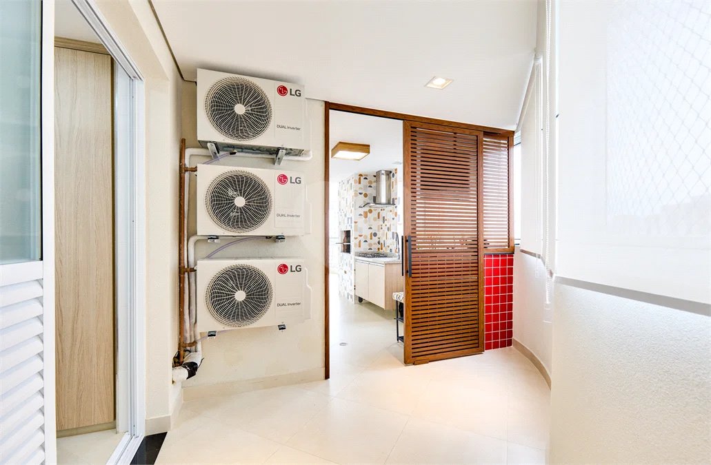 Apartamento à venda com 3 suítes em Jardim Marajoara, São Paulo, SP