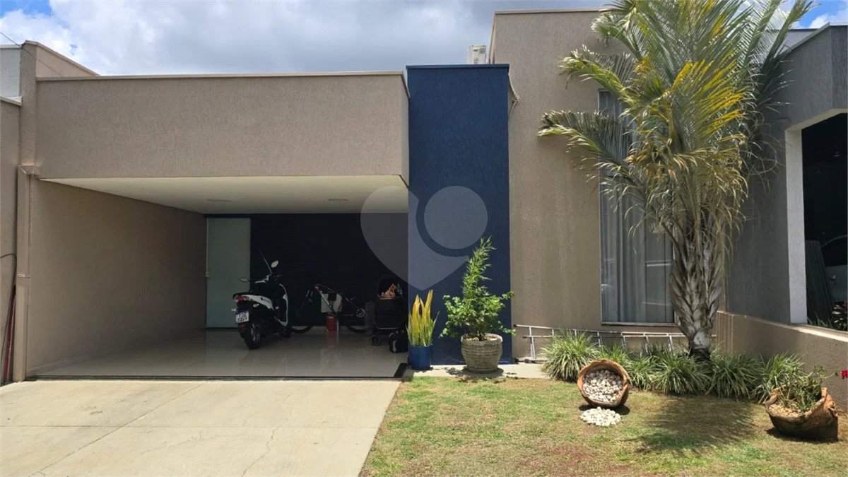 Casa em condomínio Alvorada em Araraquara com 3 dormitórios e piscina