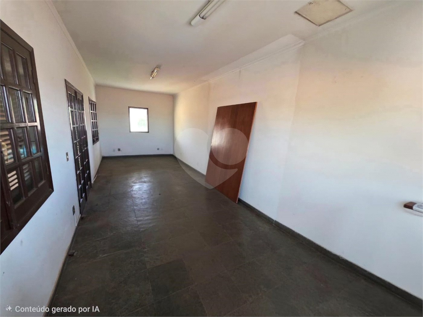 Casa Térrea 5 quartos bem localizada com piscina.