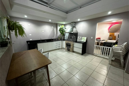 Sobrado Reformado à venda na Saúde c/160m2 - 3 Quartos/1 Suíte/2 Vagas de garagem