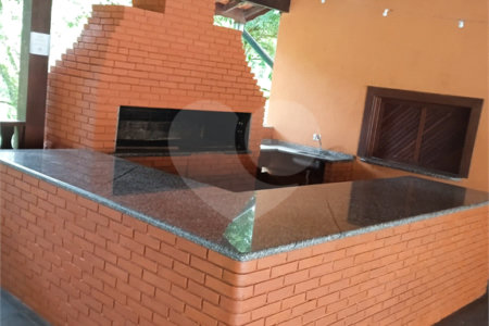 Chácara à venda com 10 quartos, sendo 2 suítes, em Mombaça, São Roque, SP