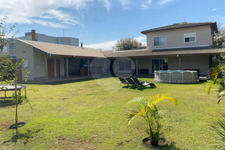 Casa à venda com 4 quartos, sendo 3 suítes, no condomínio Primavera, Salto - SP