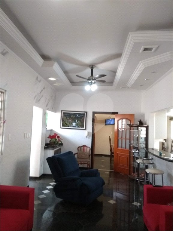 Sobrado à venda com 3 quartos, sendo 2 suítes, no Centro, Araraquara, SP