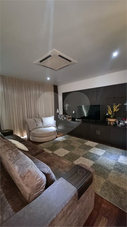 Casa à venda com 3 suítes no condomínio Residencial dos Lagos, Itupeva - SP