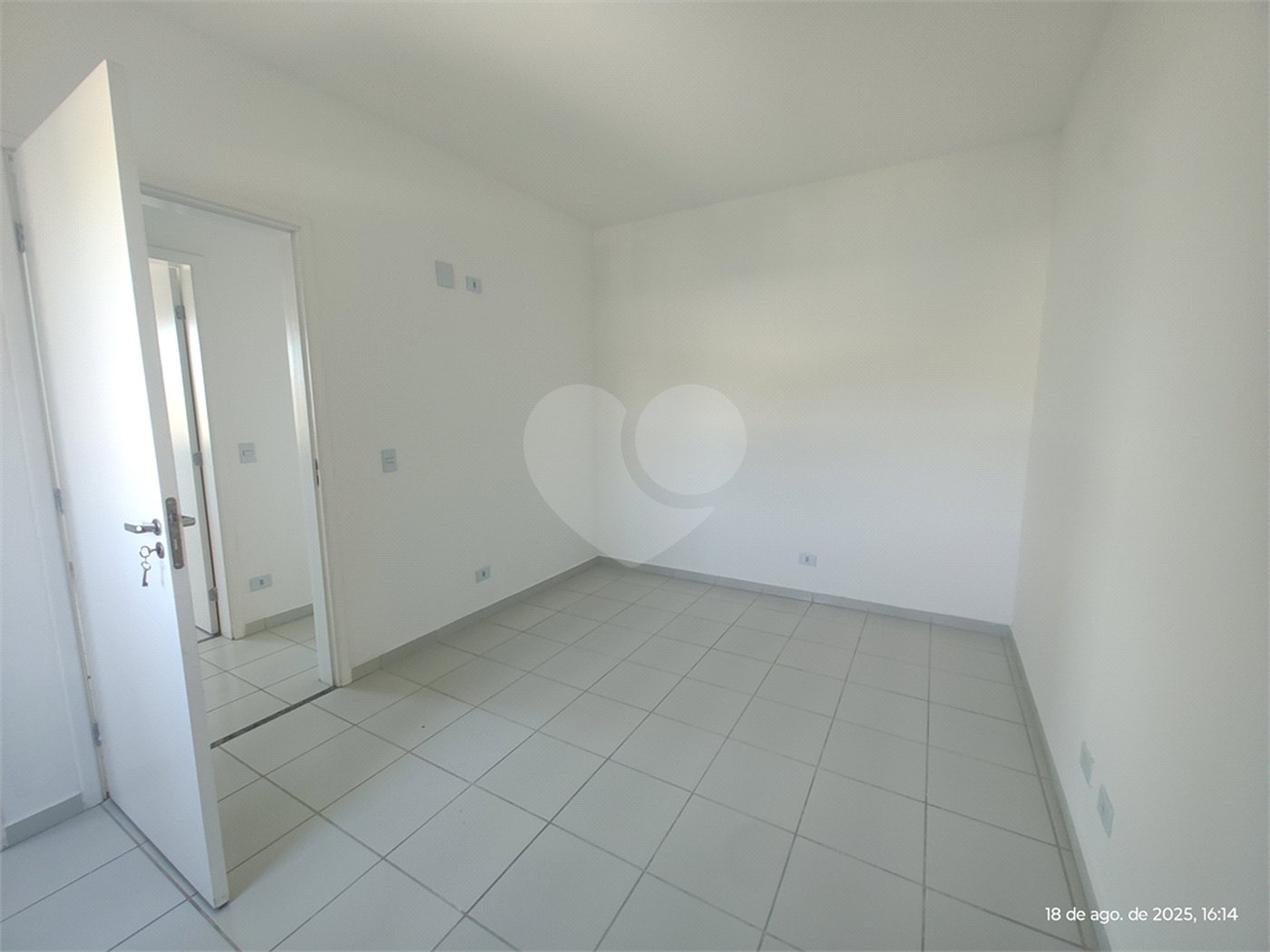 Apartamento para alugar com 3 quartos, sendo 1 suíte,  em Jardim das Palmeiras, Atibaia, SP