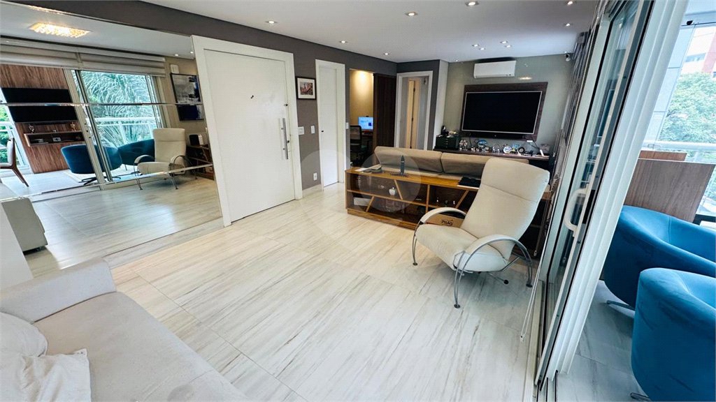Apartamento à venda com 3 suítes em Vila Mariana, São Paulo, SP