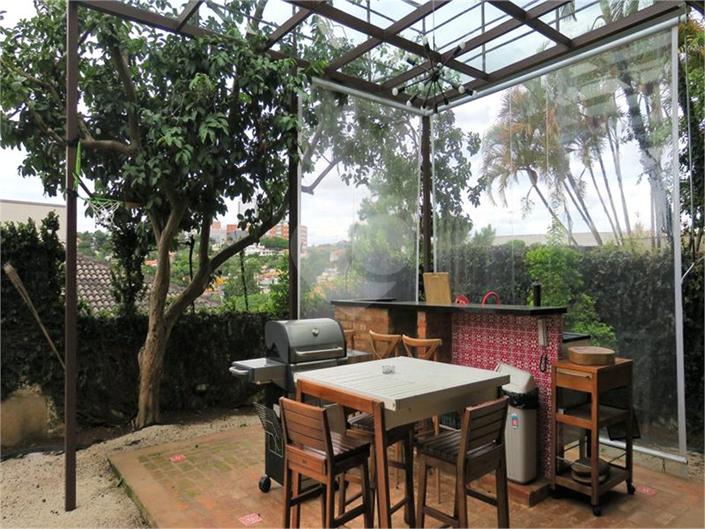 Casa à venda com 4 quartos, sendo 2 suítes, em Jardim Leonor, São Paulo, SP