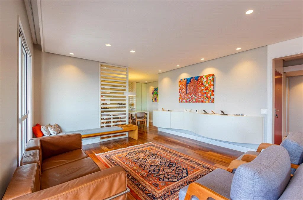 Apartamento à venda com 4 quartos, sendo 3 suítes, em Real Parque, São Paulo, SP