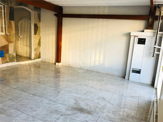 Sobrado à venda com 4 quartos em Parque Edu Chaves, São Paulo, SP