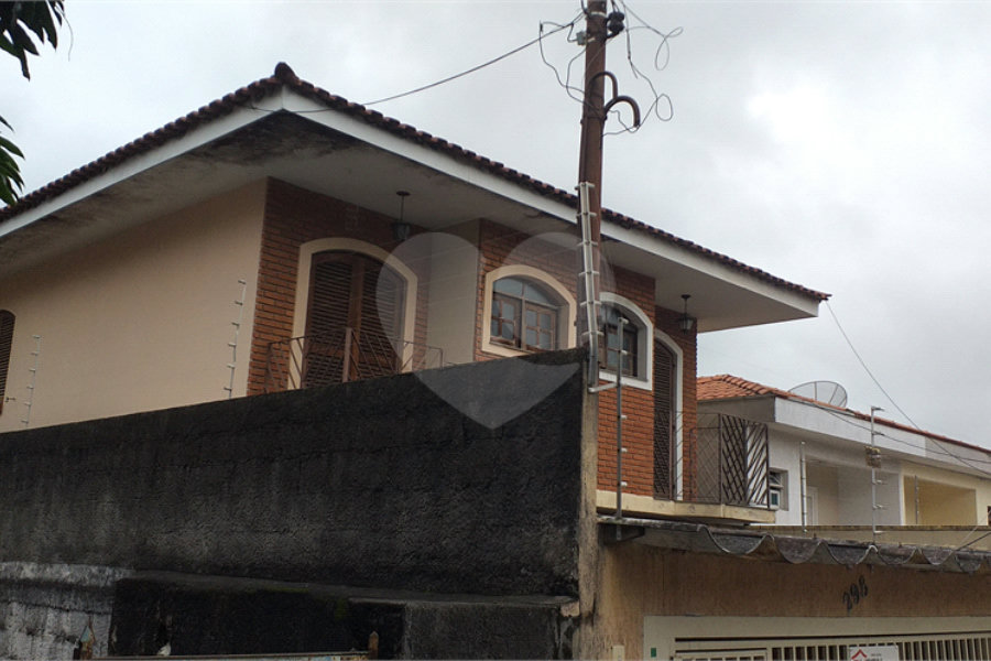 Sobrado à venda com 3 quartos, sendo 1 suíte, em Tremembé, São Paulo, SP