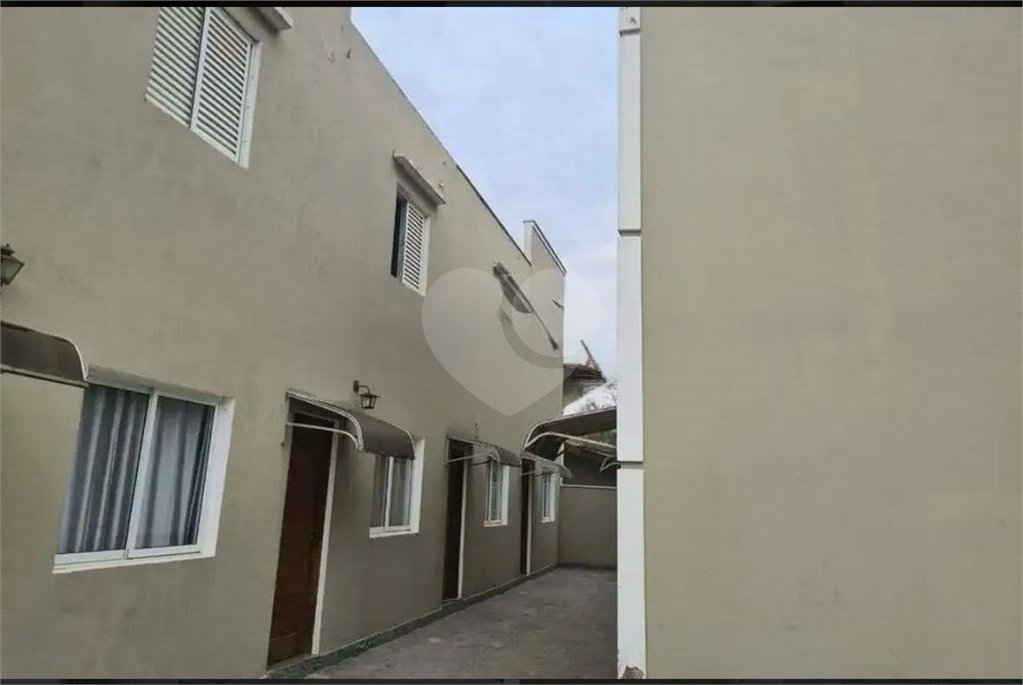 Casa à venda com 2 quartos no condomínio Karolyne, Votorantim - SP
