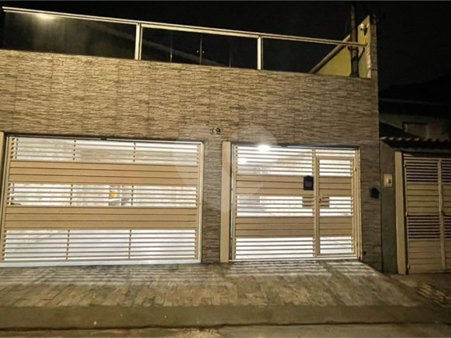 Sobrado à venda com 4 quartos, sendo 1 suíte,  em Tremembé, São Paulo, SP
