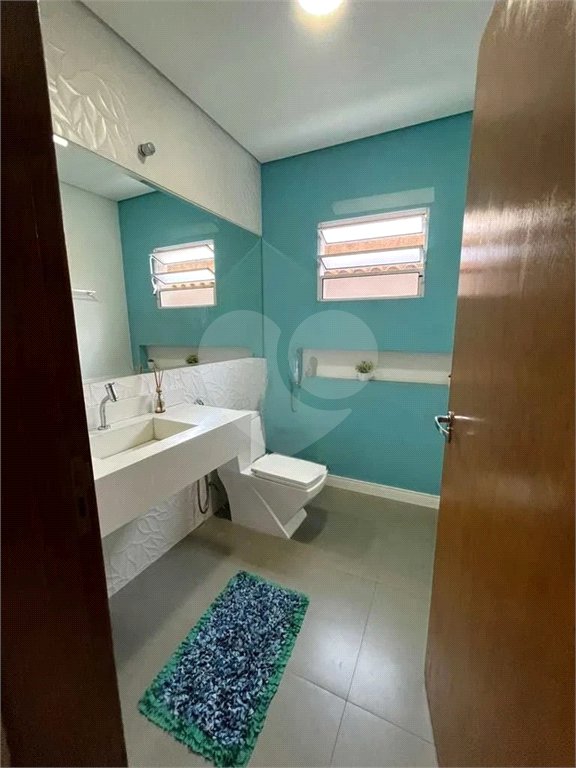 Sobrado à venda com 3 quartos, sendo 1 suíte,  em Vila Nova Cintra, Mogi das Cruzes, SP