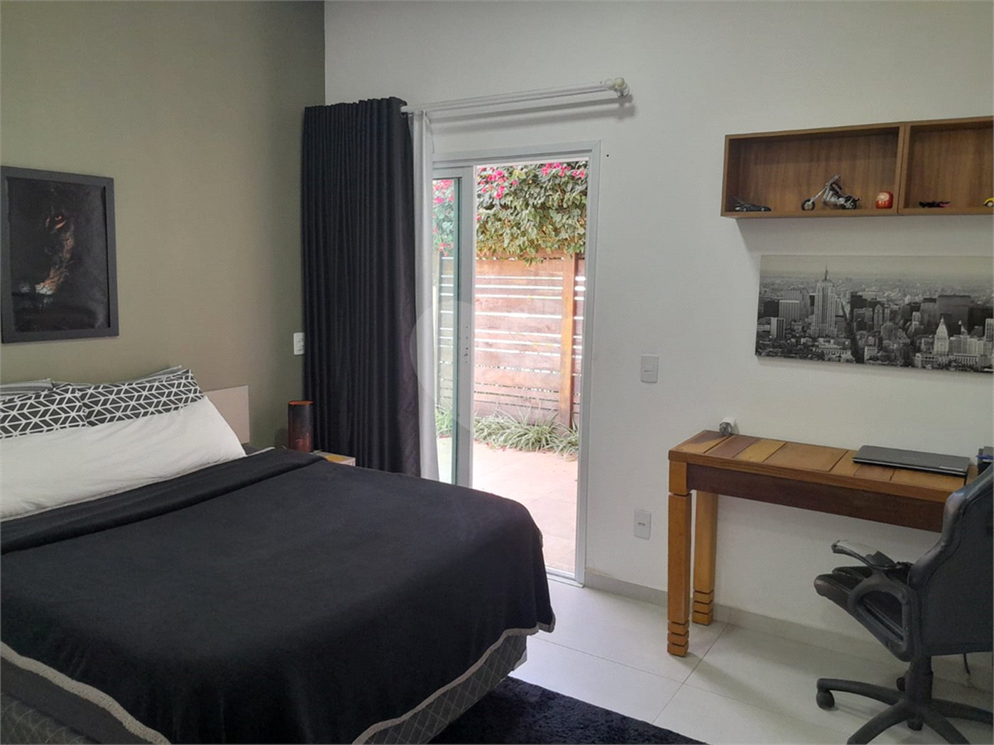 Casa à venda com 3 suítes no condomínio Village Ipanema 1, Araçoiaba da Serra - SP