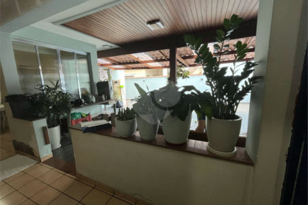 Casa à venda com 3 quartos, sendo 1 suíte,  em Jardim Casablanca, São Paulo, SP
