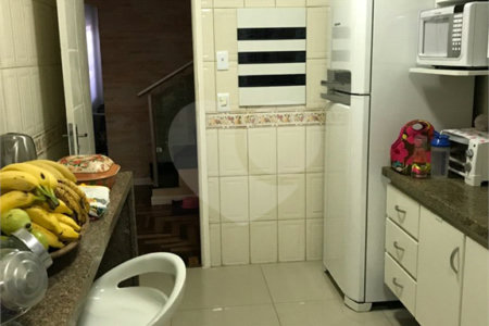 Sobrado à venda com 3 quartos, sendo 1 suíte, em Vila do Castelo, São Paulo, SP