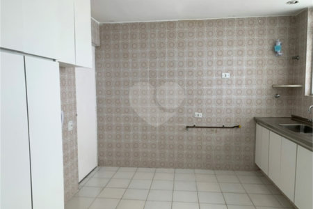 Apartamento à venda com 3 quartos, sendo 1 suíte, em Alto da Boa Vista, São Paulo, SP