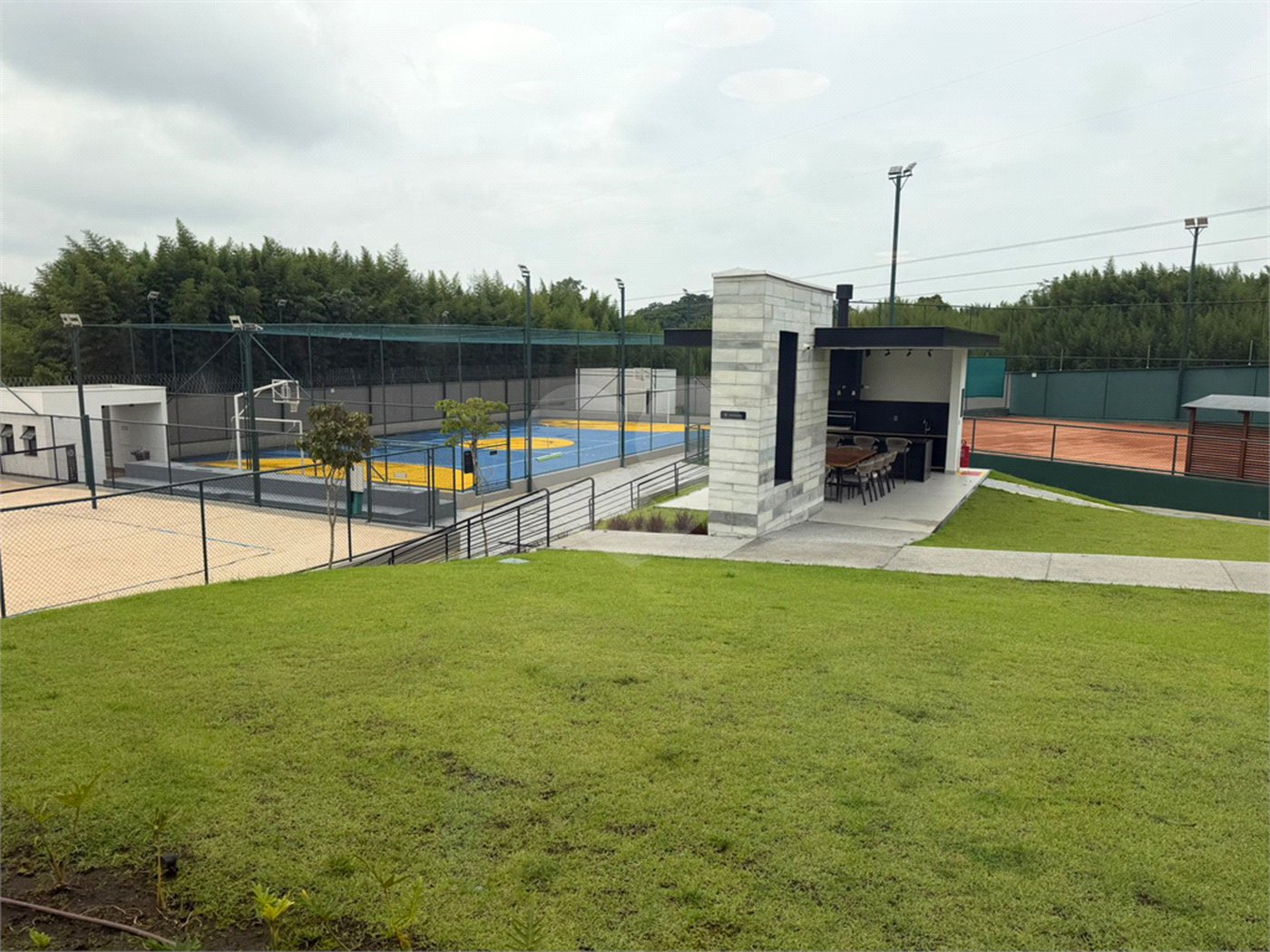 Terreno à venda no condomínio Jardim das Nações, São José dos Campos - SP