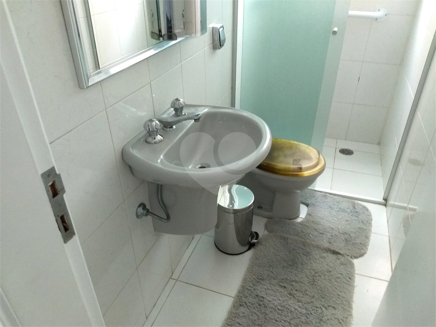 Casa Térrea à venda ou para alugar com 4 suítes em Horto, São Paulo, SP