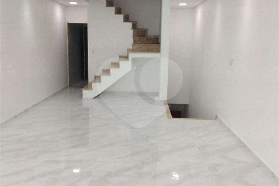 Casa à venda com 3 suítes no condomínio Severino Coelho, São Paulo - SP