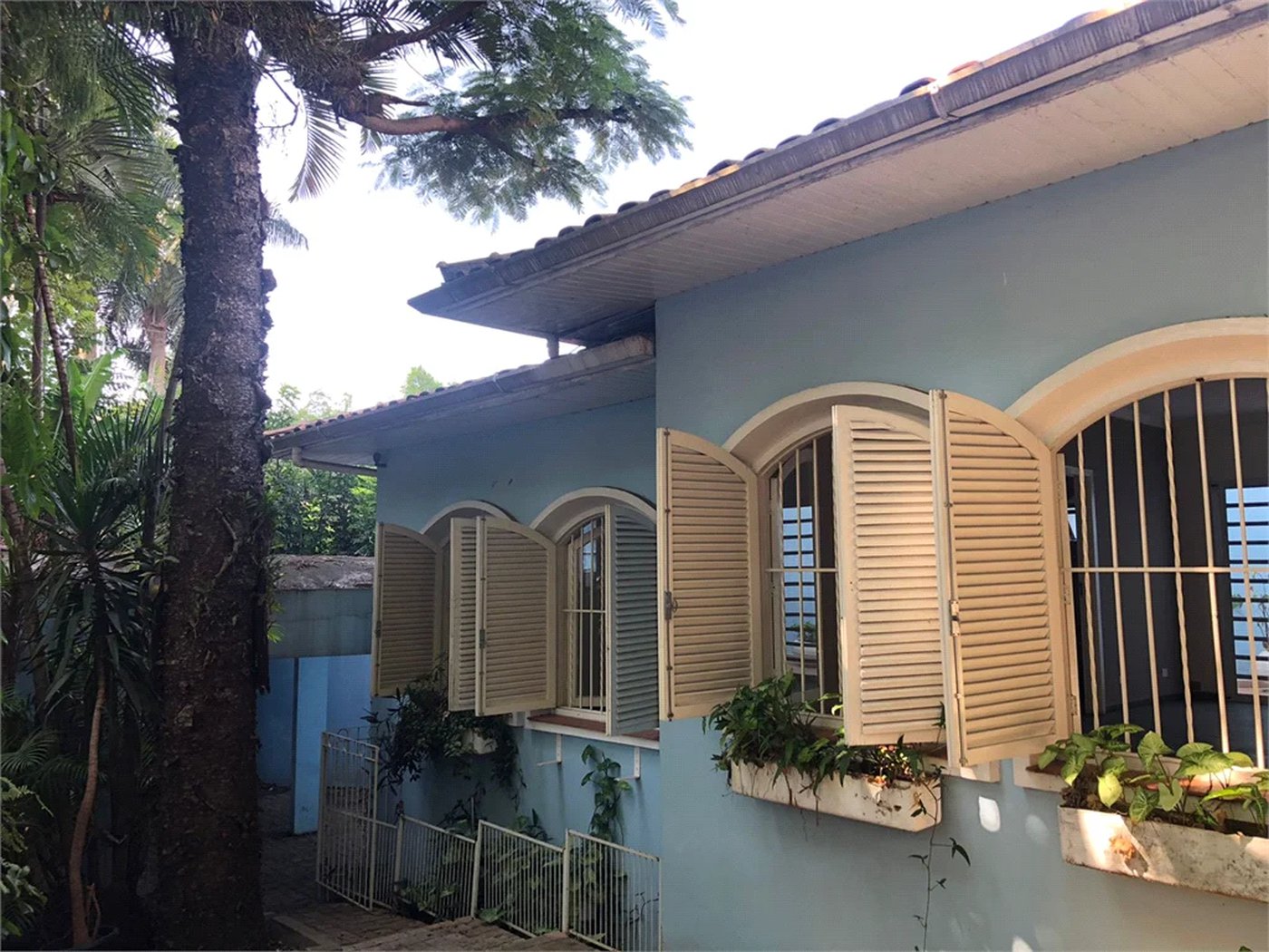 Casa Térrea à venda com 4 quartos, sendo 2 suítes,  em Jardim das Bandeiras, São Paulo, SP