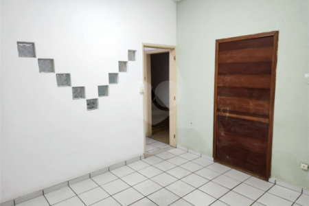 Sobrado à venda com 4 quartos em Vila Dom Pedro I, São Paulo, SP