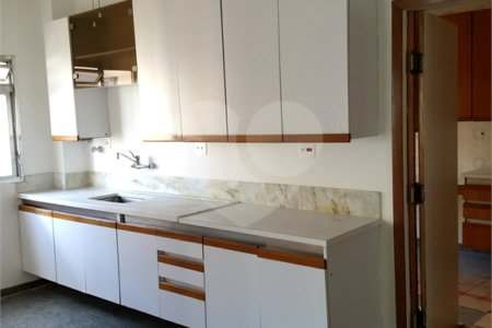 Apartamento à venda no bairro Bela Vista.