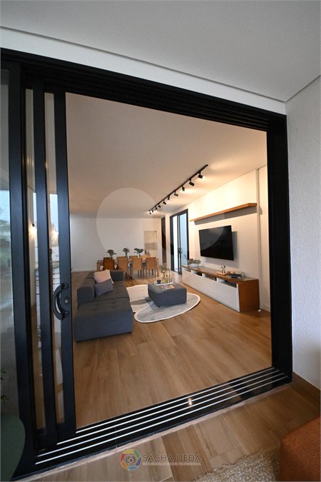 Indaiatuba - SP - Condomínio Helvetia Park - 490 m² Terreno - Sobrado com 307 m² de Área Construída - Escritório com móveis planejados - Sala de estar e jantar ampla e integradas - Cozinha planejada completa, com eletrodomésticos (cooktop, forno, coifa, geladeira, microondas) - Lavanderia