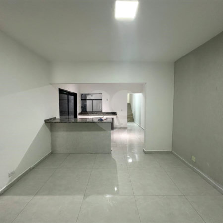 Casa Térrea à venda com 3 quartos, sendo 1 suíte,  em Vila Suissa, Mogi das Cruzes, SP