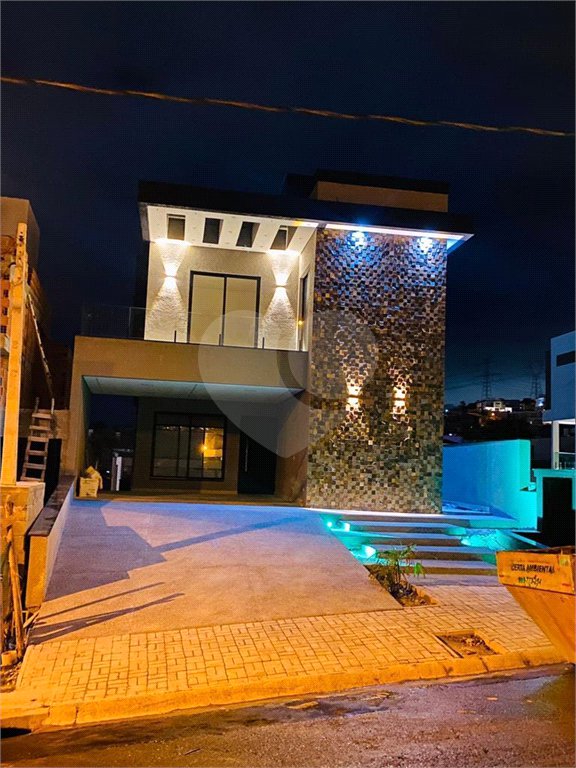 Casa à venda com 4 quartos, sendo 2 suítes,  no condomínio Aruã Brisas Ii, Mogi das Cruzes - SP