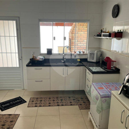 Casa à venda com 3 quartos, sendo 1 suíte, no condomínio Lago da Serra, Araçoiaba da Serra - SP