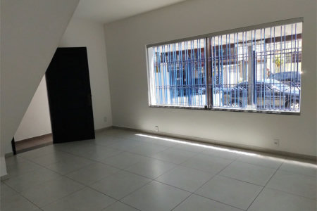 Casa à venda com 3 quartos, sendo 1 suíte, em Vila Cordeiro, São Paulo, SP