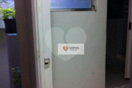 Sobrado à venda com 3 quartos, sendo 1 suíte, em Jardim das Palmas, São Paulo, SP