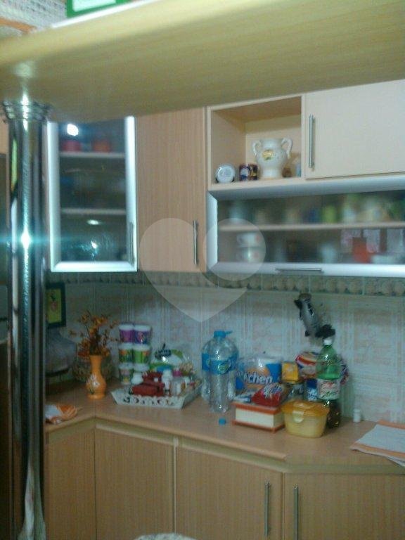 Casa à venda com 3 quartos, sendo 1 suíte, no condomínio Jardim das Pedras, São Paulo - SP