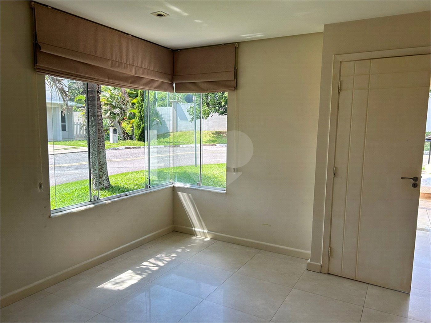Casa à venda com 3 suítes no condomínio Terras de São Francisco, Vinhedo - SP