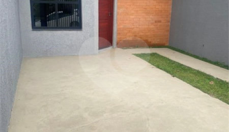 Casa Térrea à venda com 2 suítes em Jardim Santo Antônio, Atibaia, SP