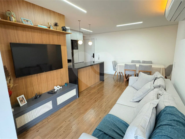 Apartamento à venda com 3 quartos, sendo 1 suíte,  em Santo Amaro, São Paulo, SP