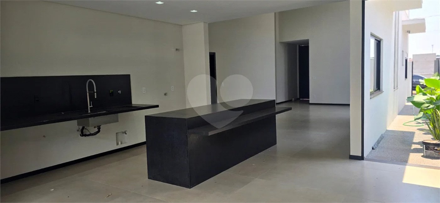 Casa à venda com 5 suítes no condomínio Parque Faber IV, São Carlos - SP