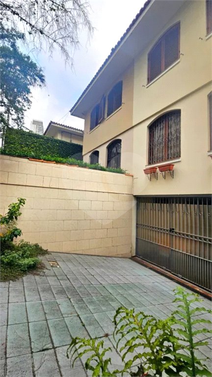 Casa de Vila à venda com 4 quartos, sendo 2 suítes, em Sumarezinho, São Paulo, SP