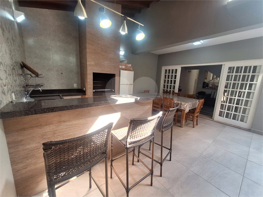 Casa à venda com 3 quartos, sendo 1 suíte, em Vila de Vecchi, Jundiaí, SP
