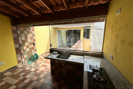 Casa de Vila para alugar com 4 suítes em Vila Romana, São Paulo, SP