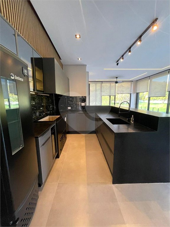 Casa à venda com 3 suítes no condomínio Residencial Granville, Atibaia - SP