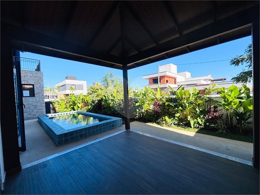 Casa à venda com 4 quartos, sendo 3 suítes, no condomínio Residencial Chácara Ondina, Sorocaba - SP