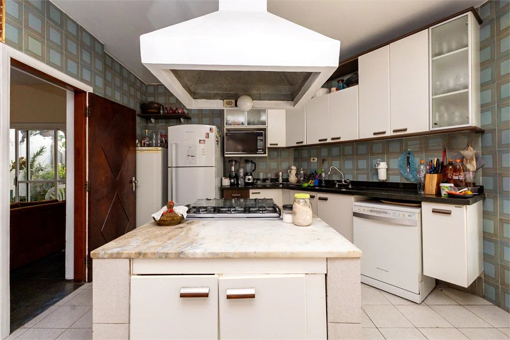 Casa à venda com 4 suítes em Jardim Londrina, São Paulo, SP